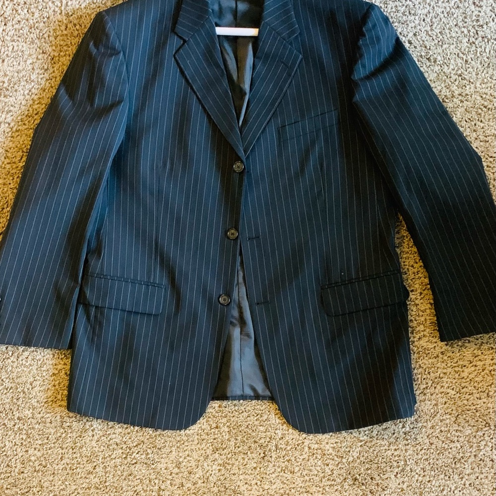 Italian designer 100% Wool Super 100 men’s suit.